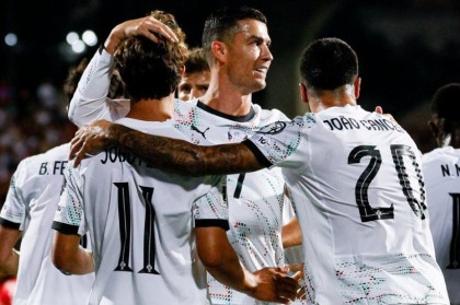 FIFA Club World Cup-葡萄牙3-2逆转绝杀！40岁C罗5连斩，加冕世预赛射手王+创4大纪录