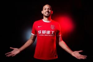 FIFA Club World Cup-状态真差！蓉城前锋费利佩单场4射门，0射正+2横梁，点球也失手