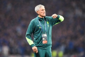 冠军竞猜-记者：国安问题非三中卫而是攻守平衡，强强对话不适合踢双中锋