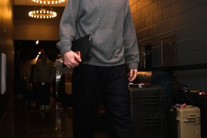 足球博彩-东契奇42+7+8湖人不敌国王3连败，勒布朗22分德罗赞32+6