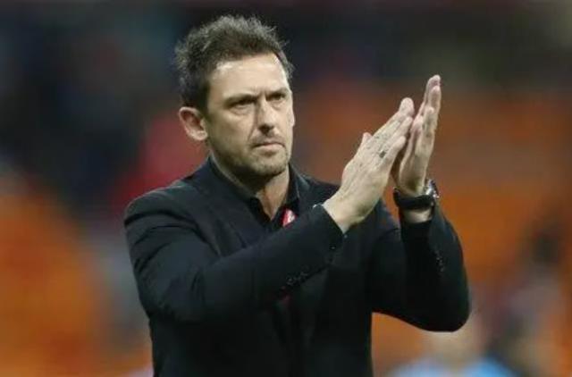 1727003558978022690.jpg az.jpg